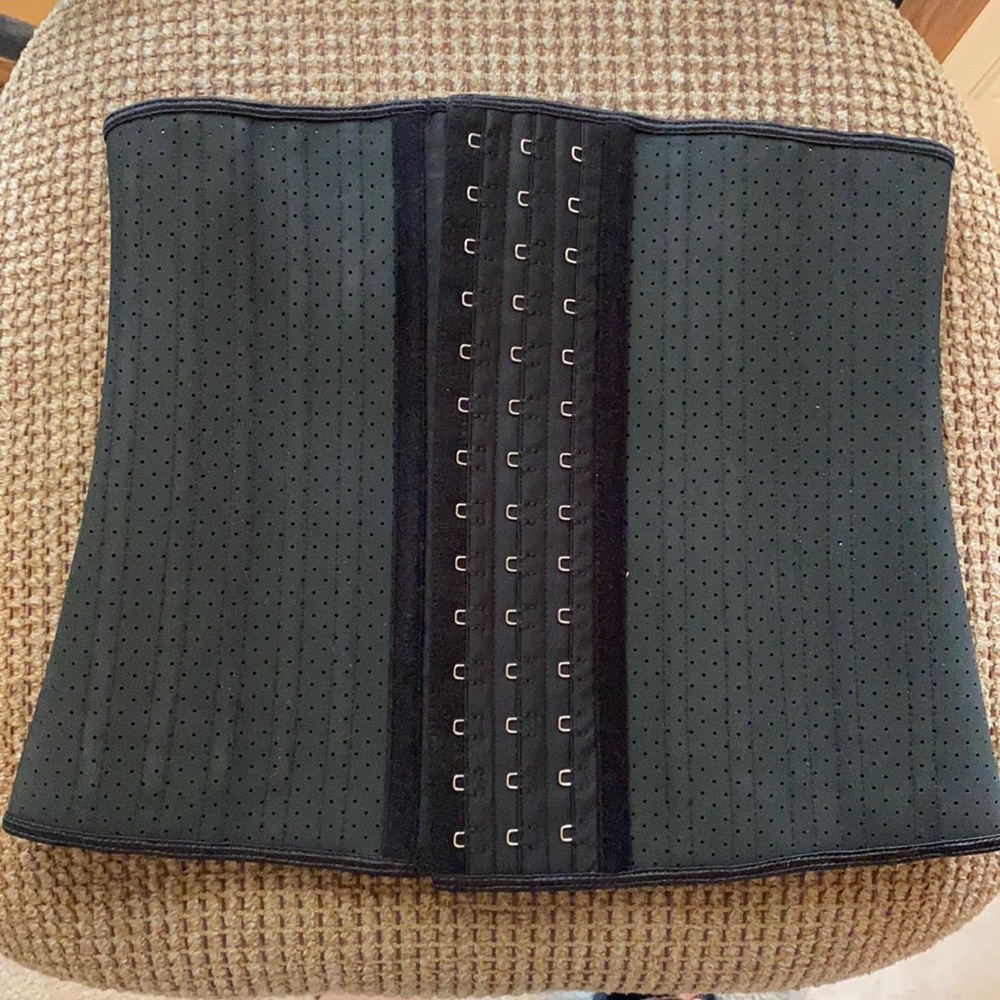 Black waist trainer with 26 steel bones BRAND NEW